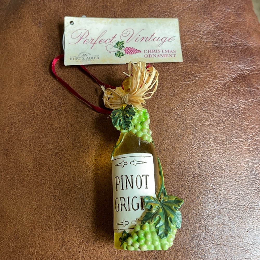 NWT Kurt Adler “Pinot Grigio” resin ornament